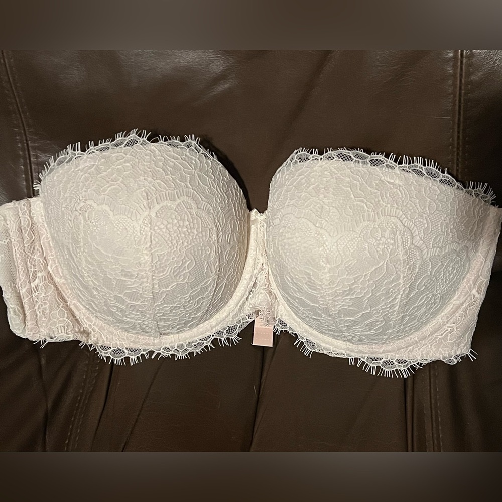 Brand new VICTORIA SECRETS DREAM ANGELS BRA.